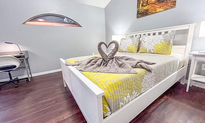 Eagle Pointe South Casa | Modern Home w/Pool close to Disney Florida theme parks