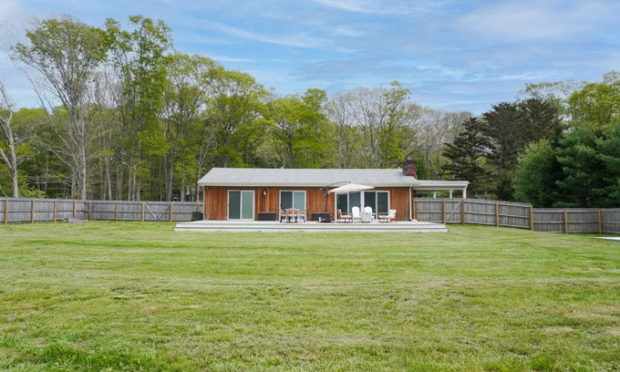 Southampton Casa | Modern home with large deck, firepit, enclosed yard, & immaculate kitchen
