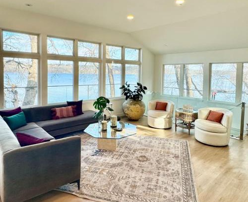 Lakeland Casa | Modern Home with private beach on St. Croix River