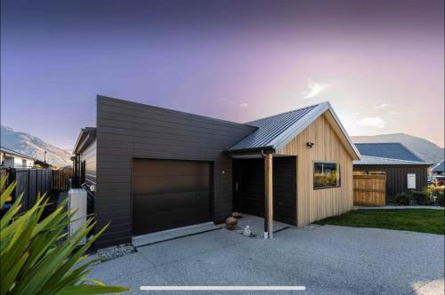 Kawarau Falls Casa | Modern home with SPA