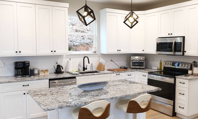 Rossville Casa | Modern home with sweeping views of Lookout Mountain just 5 miles from downtown