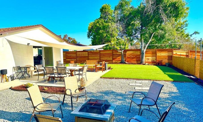 Linda Vista Casa | Modern Home with View and Large Private backyard