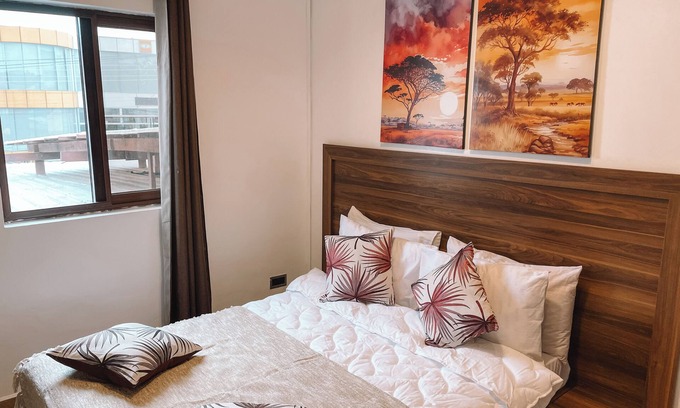 Labone Casa | Modern hotel room at Osu
