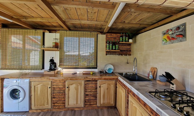 Saint-Andre Casa | Modern house located in a quiet environment with large garden and swimming pool