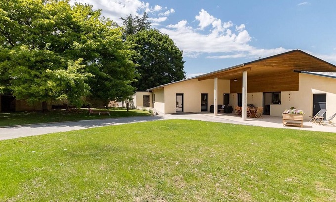 Gy Cabaña | Casa moderna con jardín cerrado, 4 habitaciones, cerca de Castillo de Gy