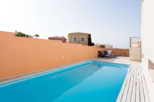 Arenas del Mar Casa | Modern House With Private Swimming Pool