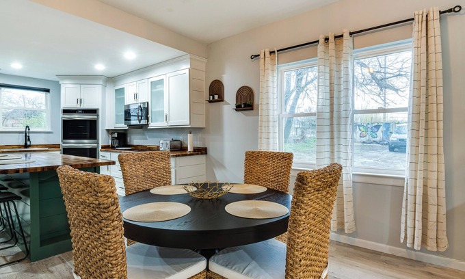 Indianapolis Cabaña | Modern Indianapolis Home < 2 Mi to Downtown!