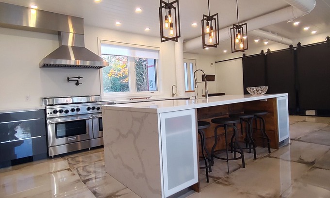 Flesherton Casa | Modern Industrial Getaway - 1 minute walk to the Beach & Boat Launch