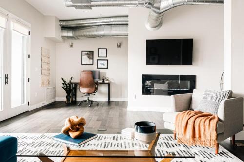 River North Art District Casa | Modern Industrial Loft - Center of RiNo Art District