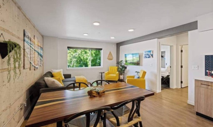 Cliff - Cannon Apartamento | Modern Industrial with Free Parking