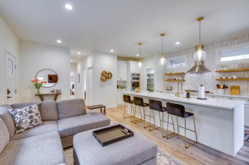 North Rose Hill Casa | Modern Kirkland Home with Private Yard and Fire Pit!