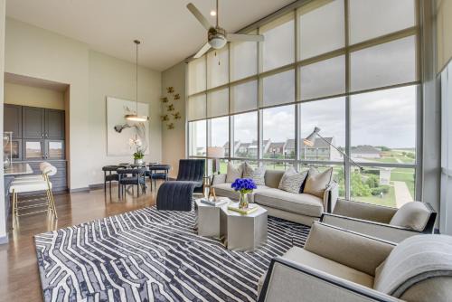 Lake Charles Apartamento | Modern Lake Charles Condo with Balcony 7 Mi to Dtwn