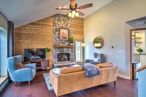 Zenda Casa | Modern Lake Geneva Home - 1 Mi to Boat Launch
