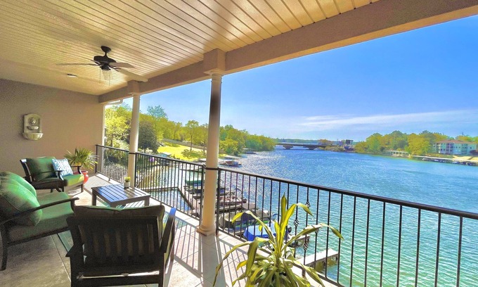 Lake Hamilton Condominio | Lake Hamilton Condo w / 180 ° Lakefront View-Main Channel, ubicación central