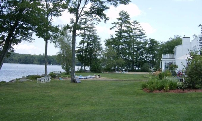 Meredith Casa | Moderna casa frente al lago en el lago Waukewan con espectaculares vistas folliage otoño!