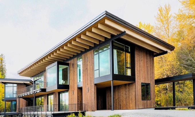 Ponderay Casa | Modern Lakeside Oasis- Stunning Sunsets-Hot Tub-Dock