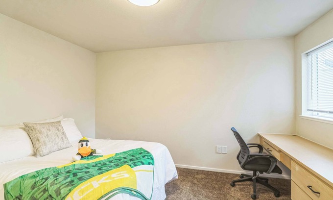 Harlow Apartamento | Modern Living with Pool & Clubhouse Amenities