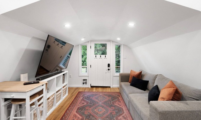 Oregon City Apartamento | Modern Loft Guest House | Near Oregon City