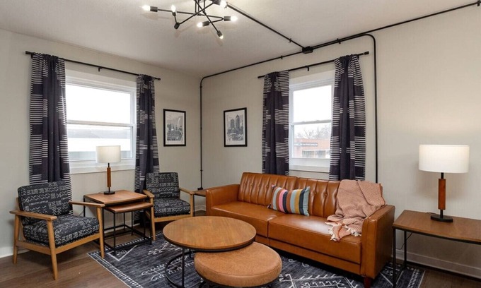 West Des Moines Apartamento | Modern Loft in Valley Junction!