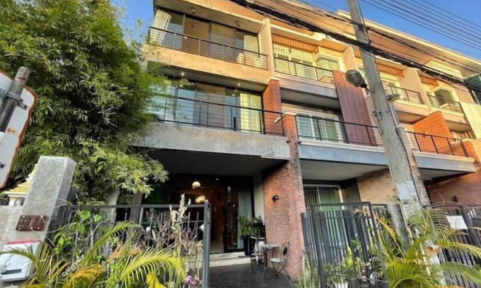 Su Thep Casa | Modern Loft Townhouse In Nimman (Quiet Street)