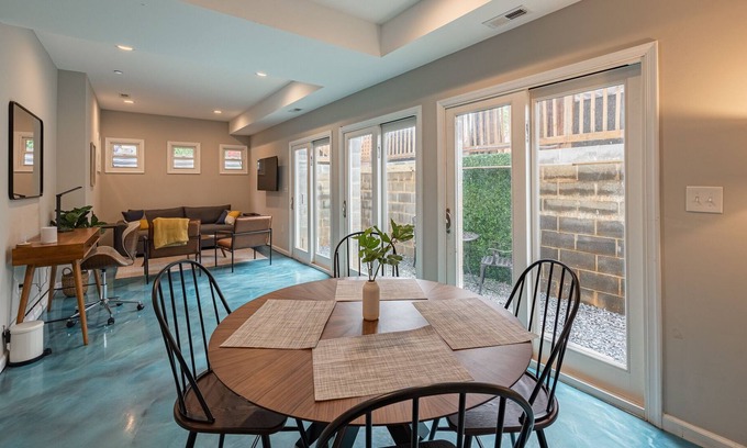Brookland Condominio | MODERN ☆ Lux ★ 1 BR 2 Bed Condo ☆ Prime Location