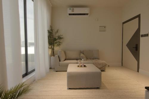 Seeb Apartamento | Modern Luxurious 1BR, Penthouse BLISS