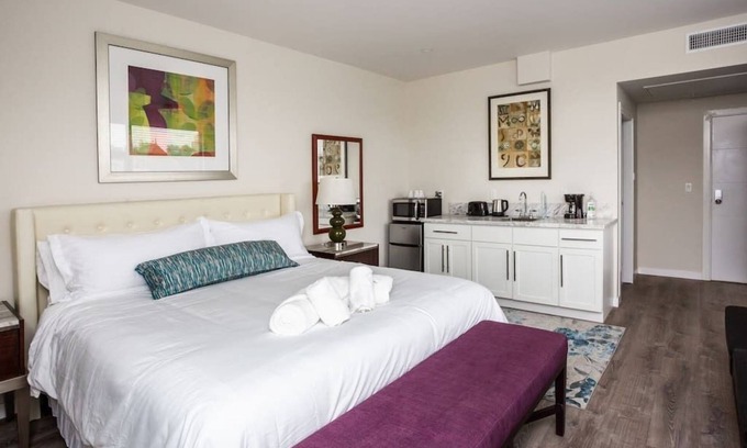Bankers Hill Apartamento | Modern, Luxurious and Prime location All in One