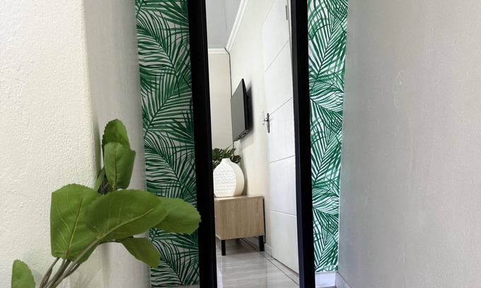 Newcastle Apartamento | Modern Luxury 2BR 2 Bath Apt with Balcony view