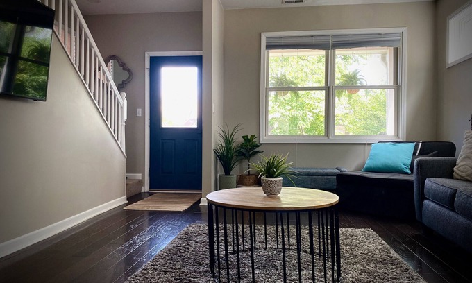Evanston Casa | Modern Luxury 3 bd Home min from NU & Lake Mich