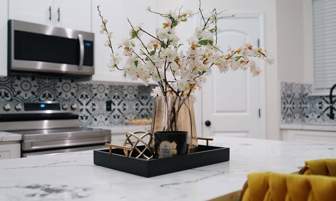 Little Woods Casa | Modern Luxury 3-bedroom house with WiFi and AC in delightful New Orleans.