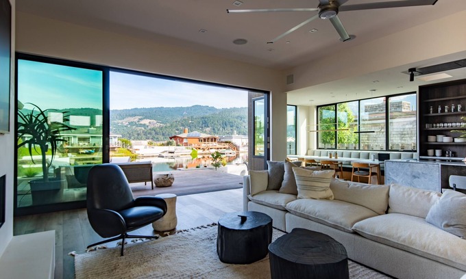 Stinson Beach Casa | Modern luxury beach house. Hot tub. On Seadrift Lagoon