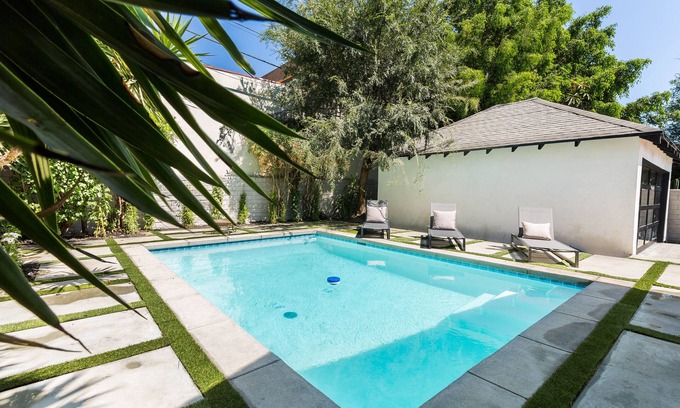 Larchmont Casa | Modern Luxury Bungalow with a Pool in Larchmont Village