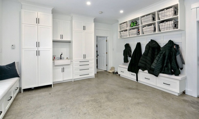 The Blue Mountains Casa | Modern Luxury Farmhouse - Seasonal / Monthly rental only