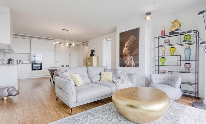 El Besos i el Maresme Apartamento | Modern luxury living next to the sea