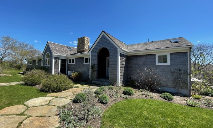Chilmark Casa | Modern Luxury Waterview Home, Private Beach Access, 4 BR, 3 bath