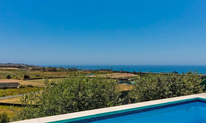 Western Malibu Casa | Modern Malibu Home with Amazing Views, Salt Water Pool & Gourmet Kitchen