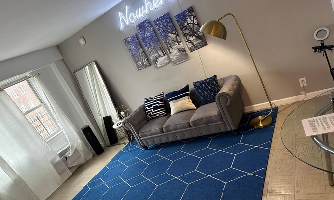 Mott Haven Apartamento | Modern Manhattan Aparment with Electric Fire Place