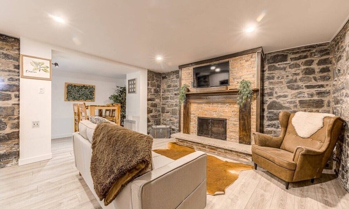 Old Quebec Apartamento | Modern Meets Rustic- 2 Bedroom in Old Quebec