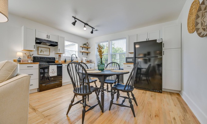 Milledgeville Cabaña | Modern Milledgeville Getaway: Walk to Downtown!