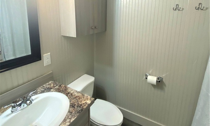 Ballard Cabina | Modern Mini-Home with Big Comfort — Perfect Base for Basin Adventures