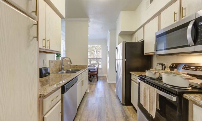 MacGregor Apartamento | Modern Minimalist 2Bed | TMC & 5 min from Midtown