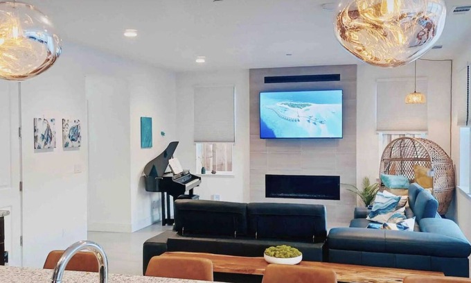Marina Casa | Modern Monterey Bay House - Workation Getaway