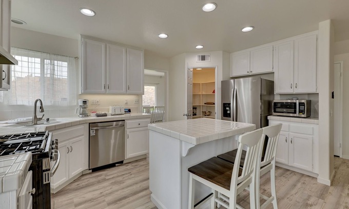 Moreno Valley Casa | Modern Moreno Valley Getaway w/ Private Patio