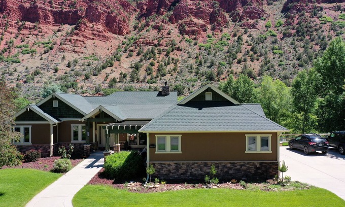 Glenwood Springs Casa | Modern Mountain Home in Glenwood Springs, CO