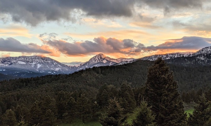 Bozeman Casa | Modern Mountain Home w/ Stunning Mountain Views. The best of what SW Montana!