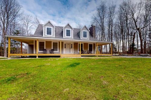 West Dover Casa | Modern Mountain Homestead