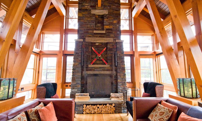 Golden Chalet De Esquí | Modern Mountain Luxury Chalet at Kicking Horse Mountain Resort