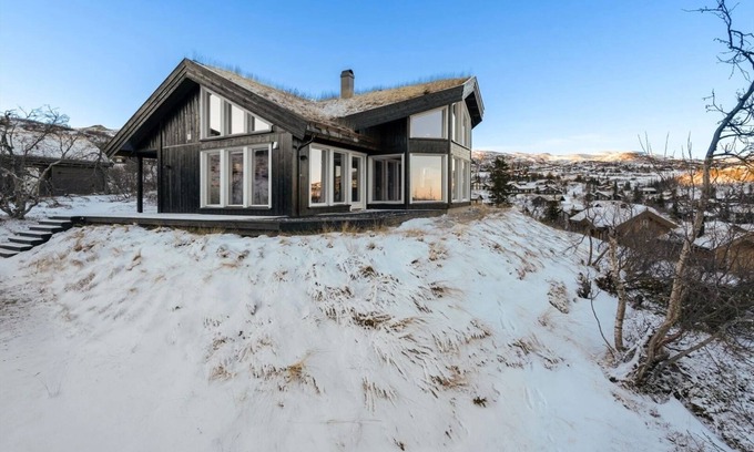 Rollag Cabina | Modern mountain cabin skiing, views and hiking