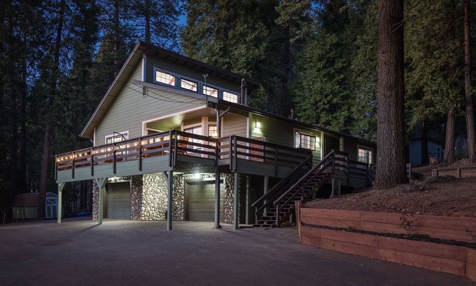 Apple Hill Casa | Modern Mountain Retreat - Welcome to Pine Ridge!