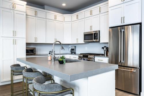 Deer Mountain Casa | Modern Mountain Retreat Sleeps 10 Park City
